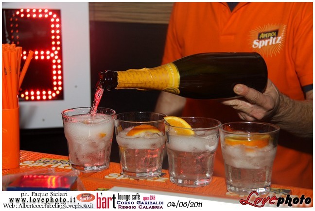 006BartCafe_Aperol_Spriz_LovePhoto_04062011.jpg