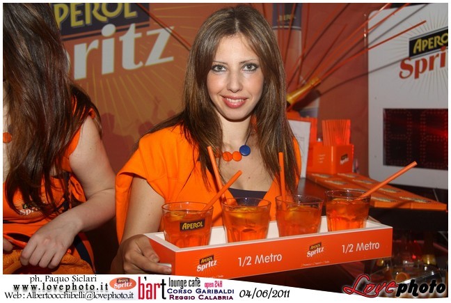 023BartCafe_Aperol_Spriz_LovePhoto_04062011.jpg