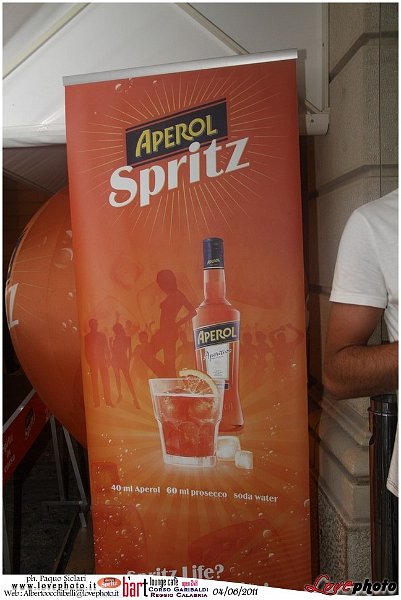 031BartCafe_Aperol_Spriz_LovePhoto_04062011.jpg