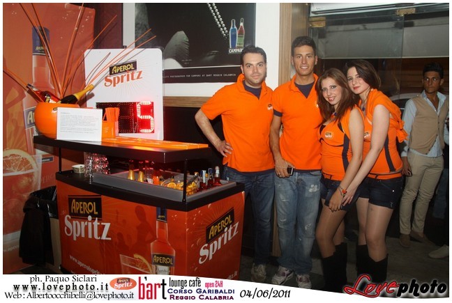 040BartCafe_Aperol_Spriz_LovePhoto_04062011.jpg