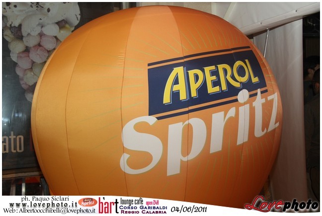 043BartCafe_Aperol_Spriz_LovePhoto_04062011.jpg