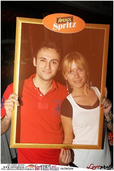 104BartCafe_Aperol_Spriz_LovePhoto_04062011.jpg