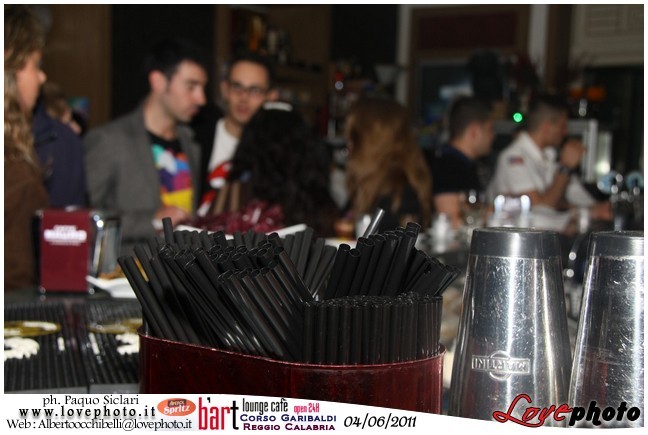 108BartCafe_Aperol_Spriz_LovePhoto_04062011.jpg