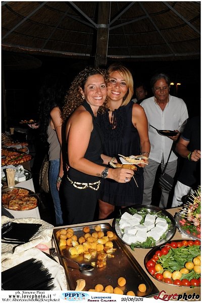 019Pepys_Beach_Party_LovePhoto_29062011.jpg