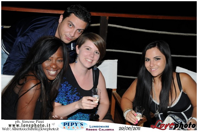191Pepys_Beach_Party_LovePhoto_29062011.jpg
