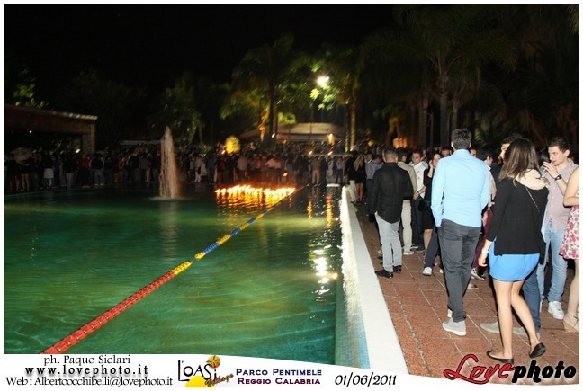 021OasiVillage_BordoPiscina_LovePhoto_01062011.jpg