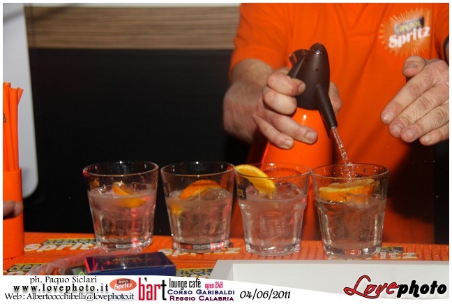 062BartCafe_Aperol_Spriz_LovePhoto_04062011.jpg