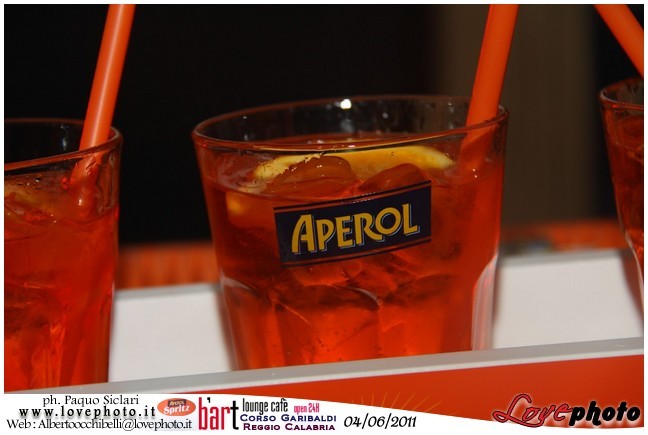 063BartCafe_Aperol_Spriz_LovePhoto_04062011.jpg