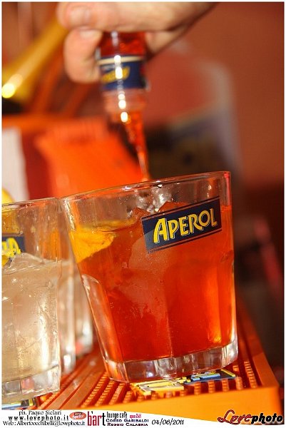 095BartCafe_Aperol_Spriz_LovePhoto_04062011.jpg