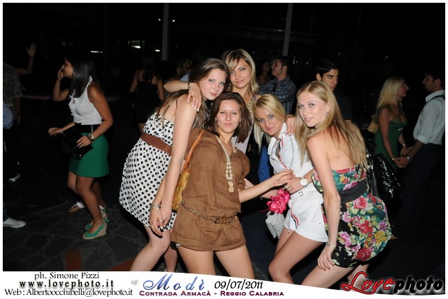 010Modi_Party_LovePhoto_09072011.jpg