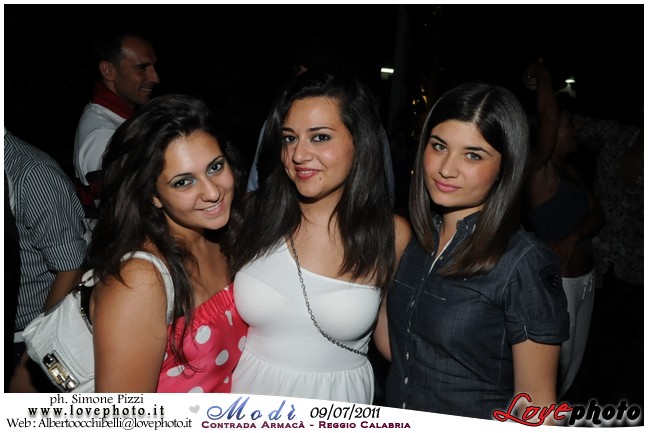 011Modi_Party_LovePhoto_09072011.jpg