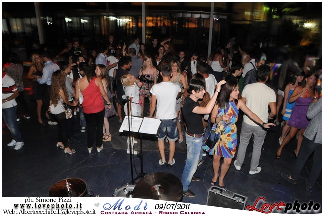 013Modi_Party_LovePhoto_09072011.jpg