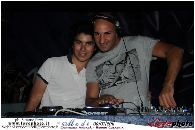 017Modi_Party_LovePhoto_09072011.jpg