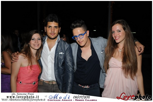 104Modi_Party_LovePhoto_09072011.jpg