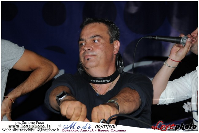 131Modi_Party_LovePhoto_09072011.jpg