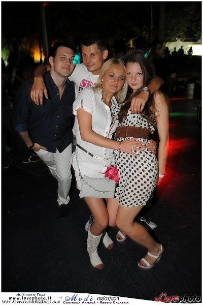 136Modi_Party_LovePhoto_09072011.jpg