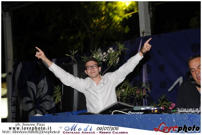 139Modi_Party_LovePhoto_09072011.jpg