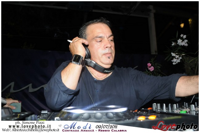 140Modi_Party_LovePhoto_09072011.jpg
