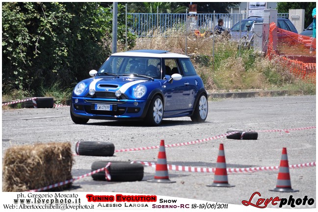 068TuningEvolutionShow2011_LovePhoto_1819062011.jpg - GREGORIO MOSCATO  PHOTOGRAPHER