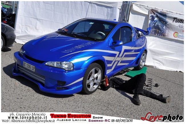 124TuningEvolutionShow2011_LovePhoto_1819062011.jpg - GREGORIO MOSCATO  PHOTOGRAPHER