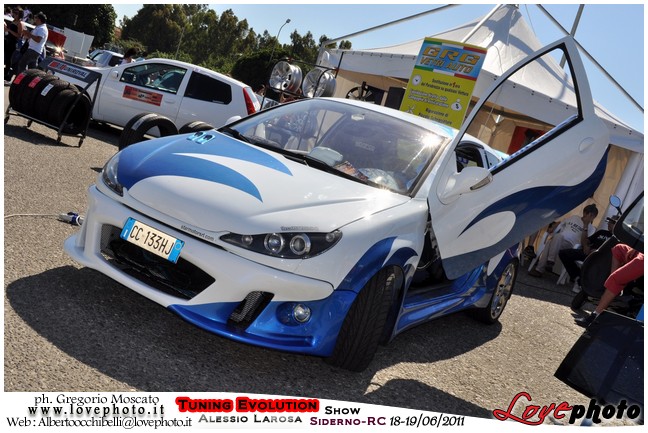125TuningEvolutionShow2011_LovePhoto_1819062011.jpg - GREGORIO MOSCATO  PHOTOGRAPHER