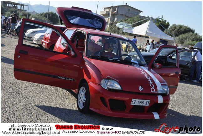 186TuningEvolutionShow2011_LovePhoto_1819062011.jpg - GREGORIO MOSCATO  PHOTOGRAPHER