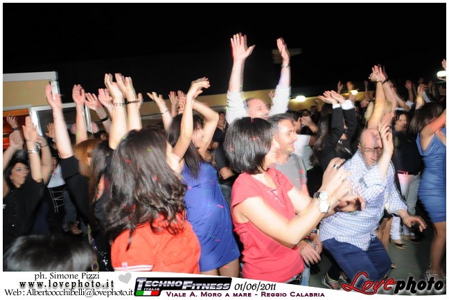 023TechnoFitness_Party_LovePhoto_01062011.jpg
