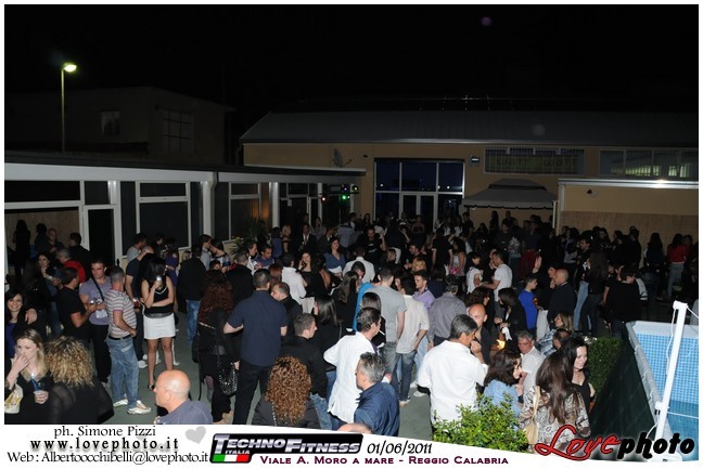 100TechnoFitness_Party_LovePhoto_01062011.jpg