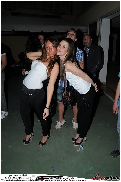 240TechnoFitness_Party_LovePhoto_01062011.jpg